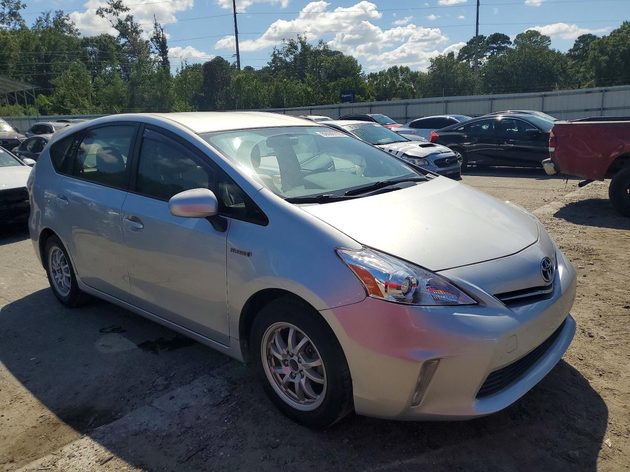 2012 Toyota Prius V Two - Image 4