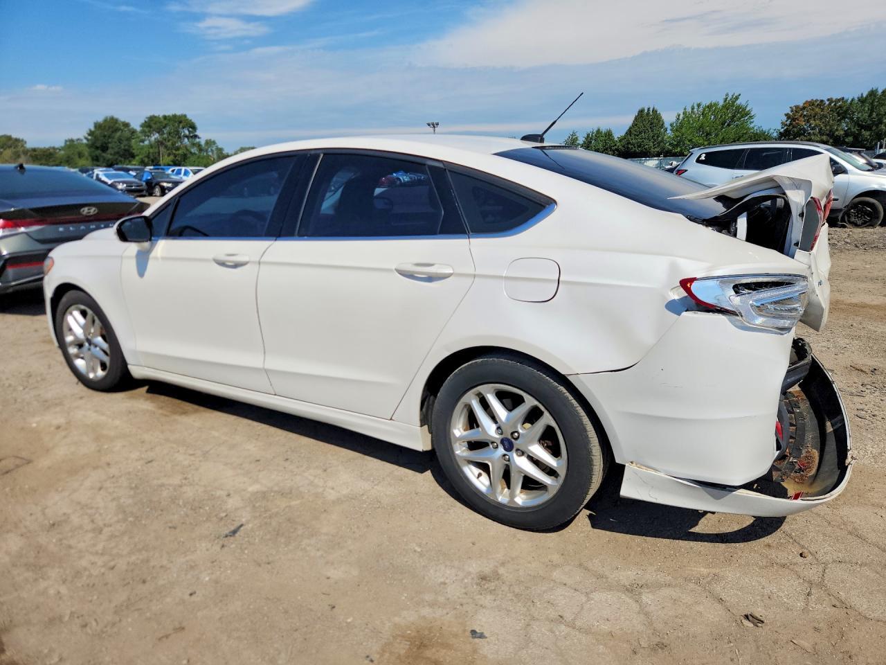 2013 Ford Fusion Se - Фото 2