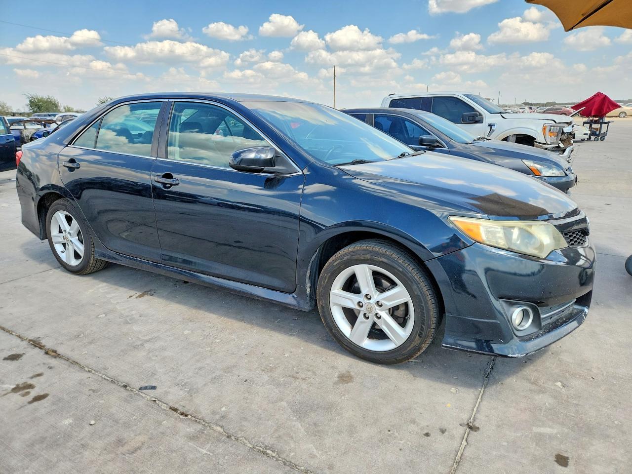 2014 Toyota Camry Se - Image 4