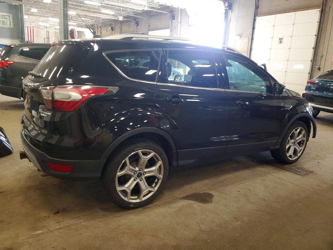 2017 Ford Escape Titanium - Фото 3