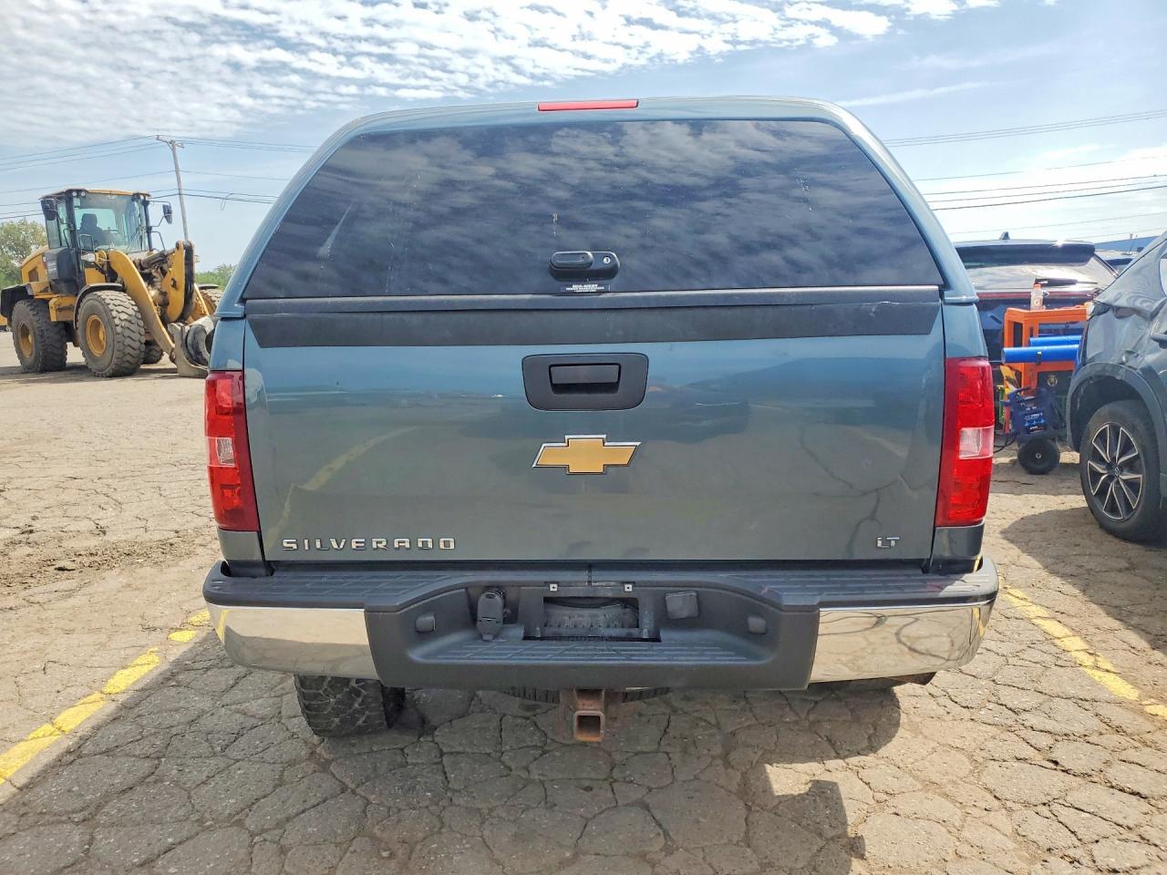 2007 Chevrolet Silverado K1500 Crew Cab - Image 6