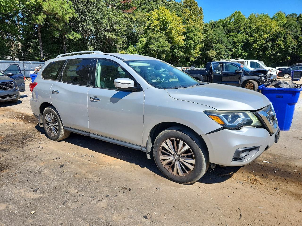 2017 Nissan Pathfinder Sv - Image 4
