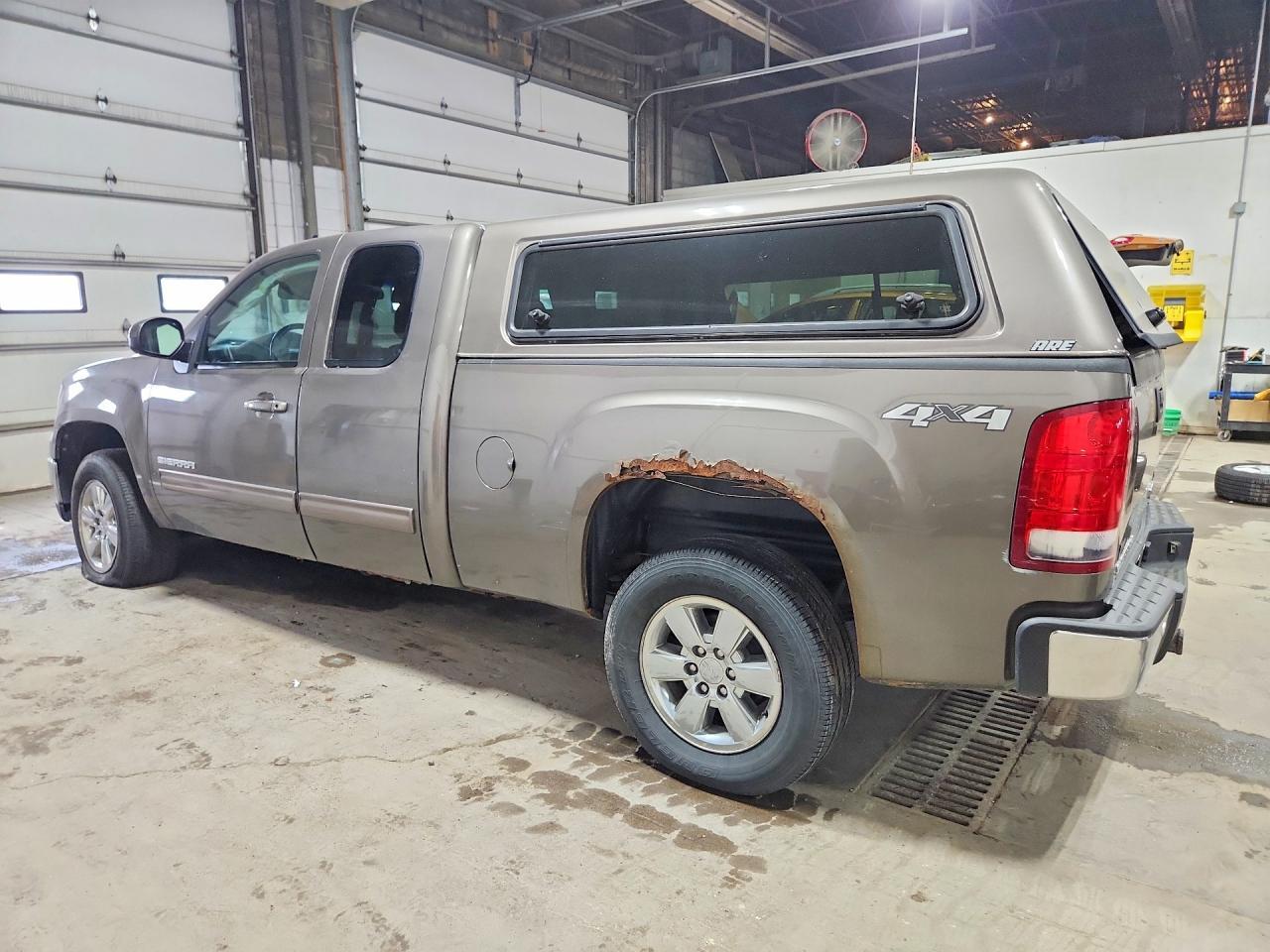 2013 GMC Sierra K1500 Slt - Image 2