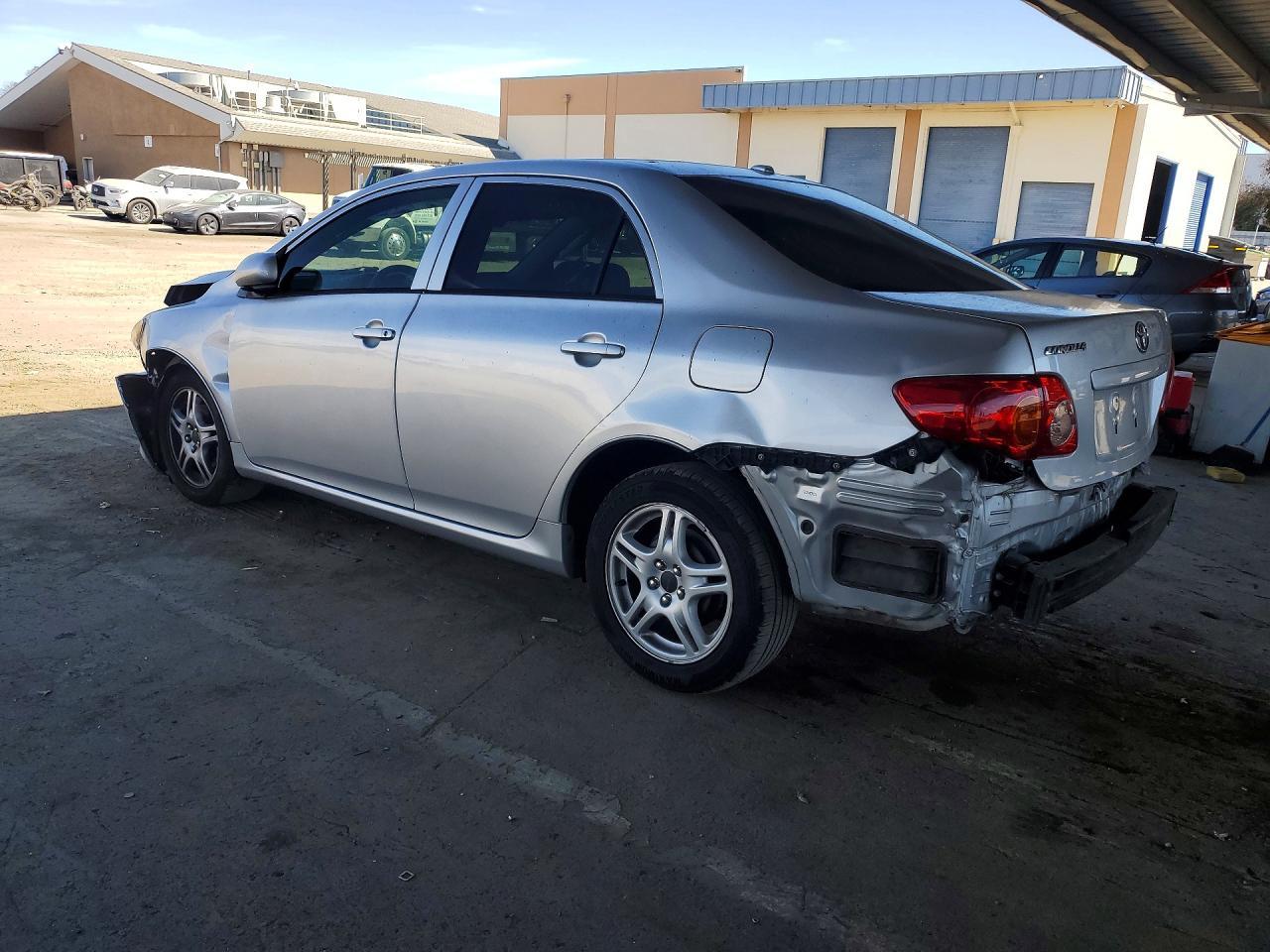 2010 Toyota Corolla Le - Фото 2