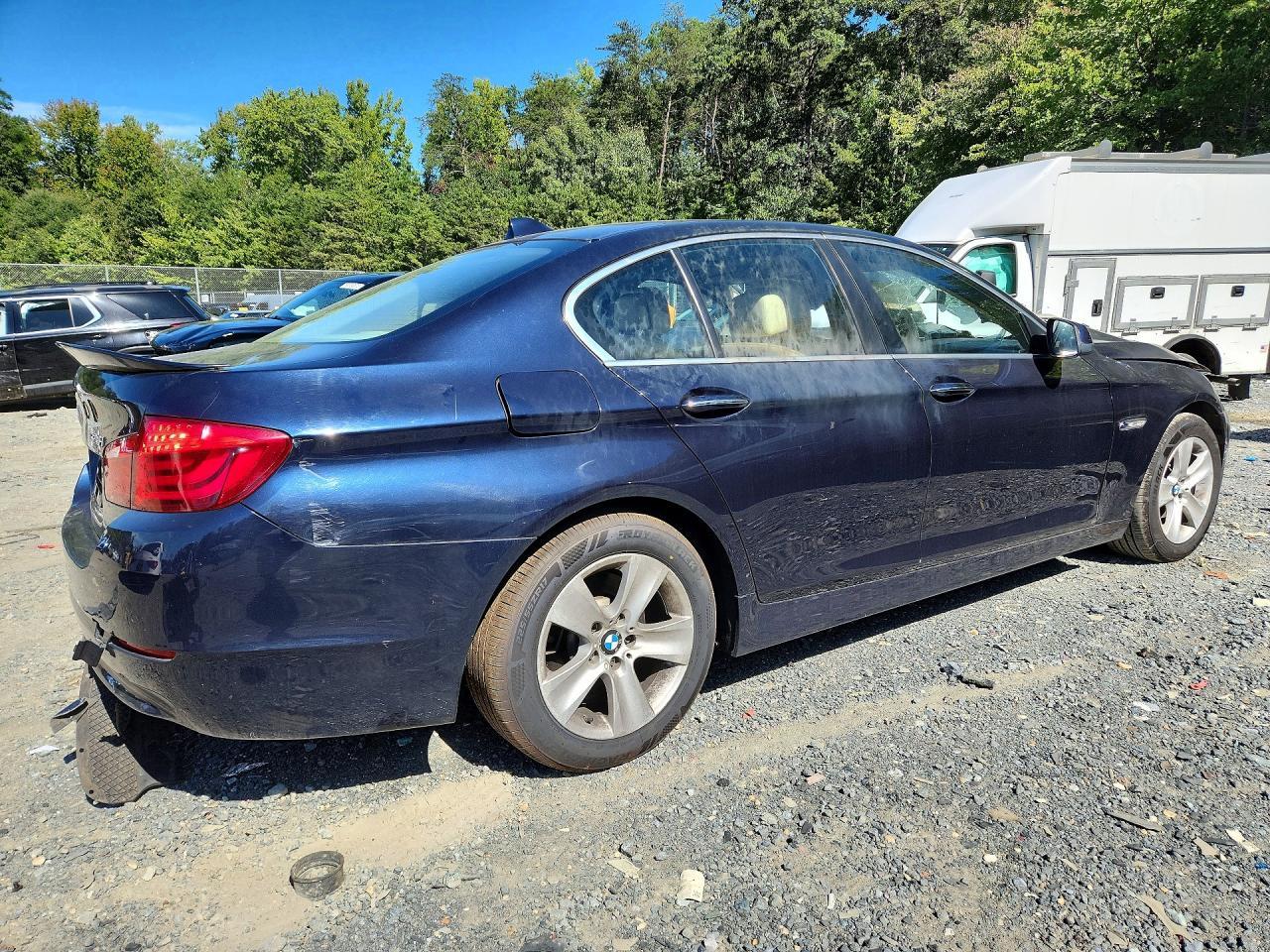 2013 BMW 528 Xi - Image 3
