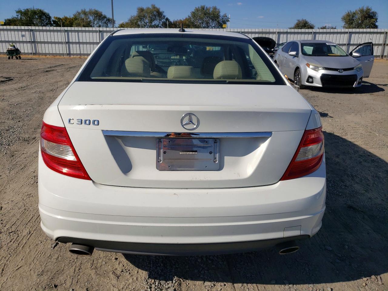 2011 Mercedes-Benz C 300 - Image 6