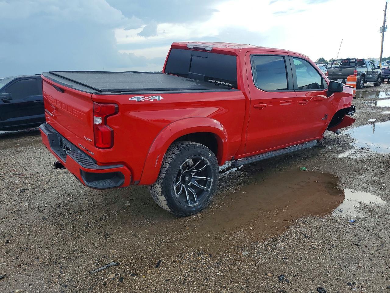 2021 Chevrolet Silverado K1500 Rst - Фото 3