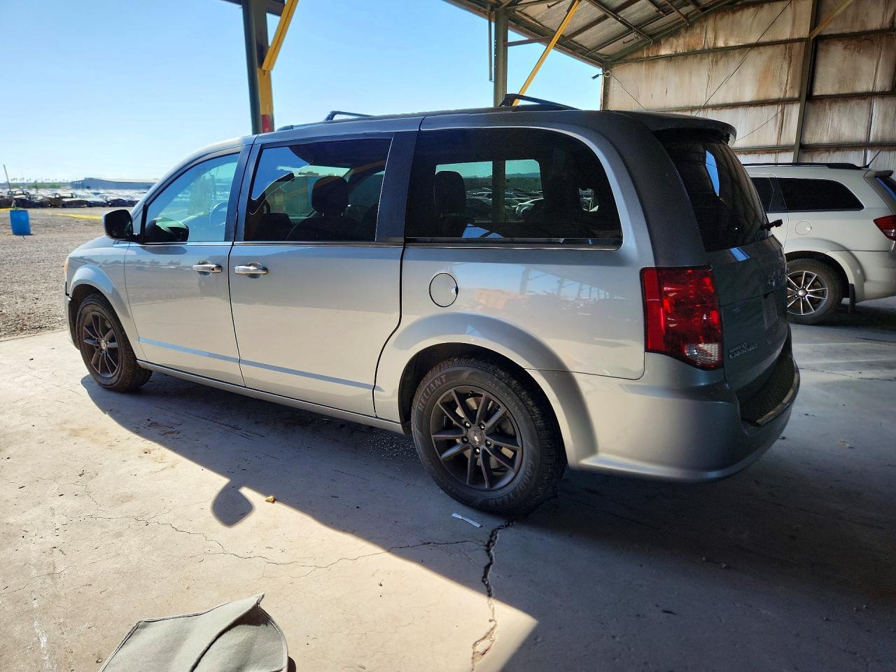2019 Dodge Grand Caravan Sxt - Image 2