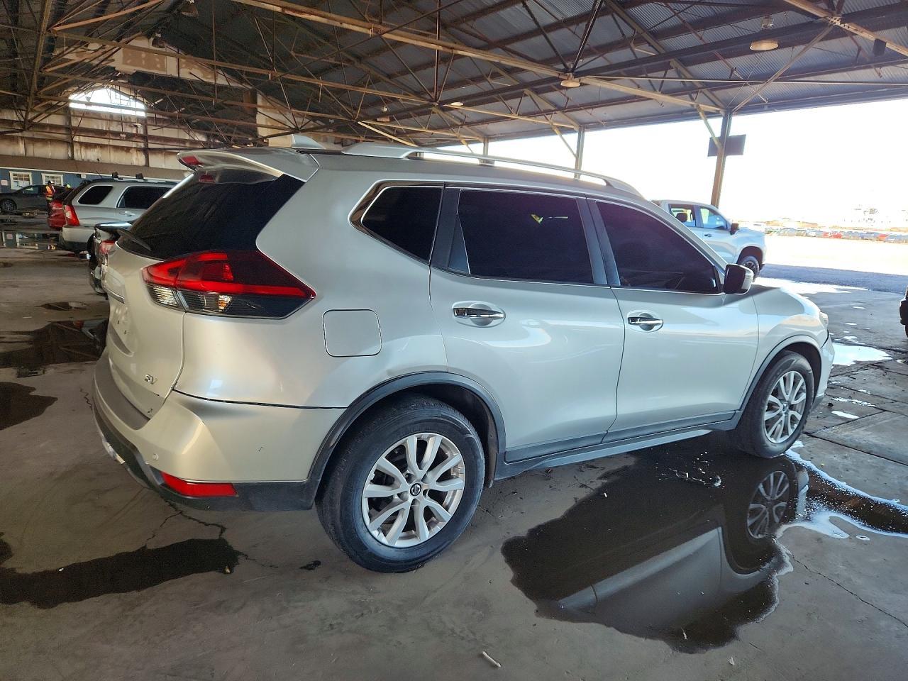 2019 Nissan Rogue Sv - Image 3