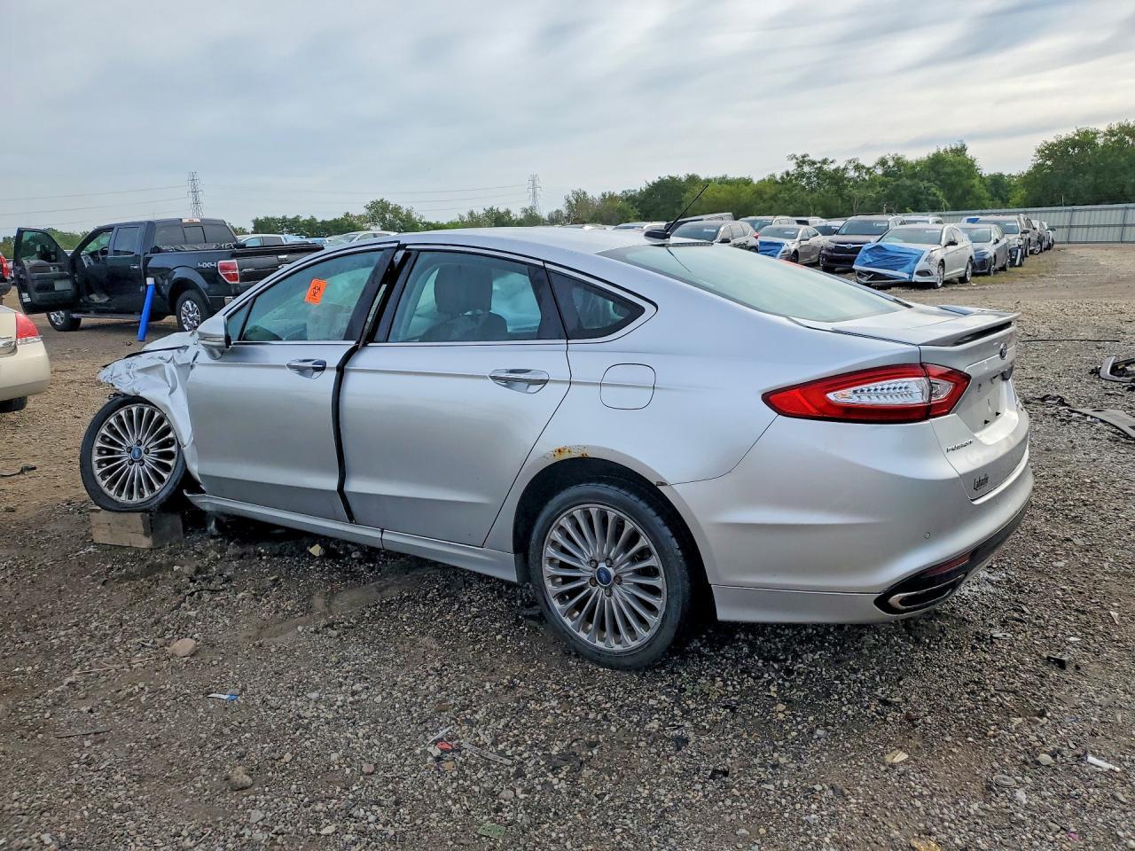 2014 Ford Fusion Titanium - Image 2