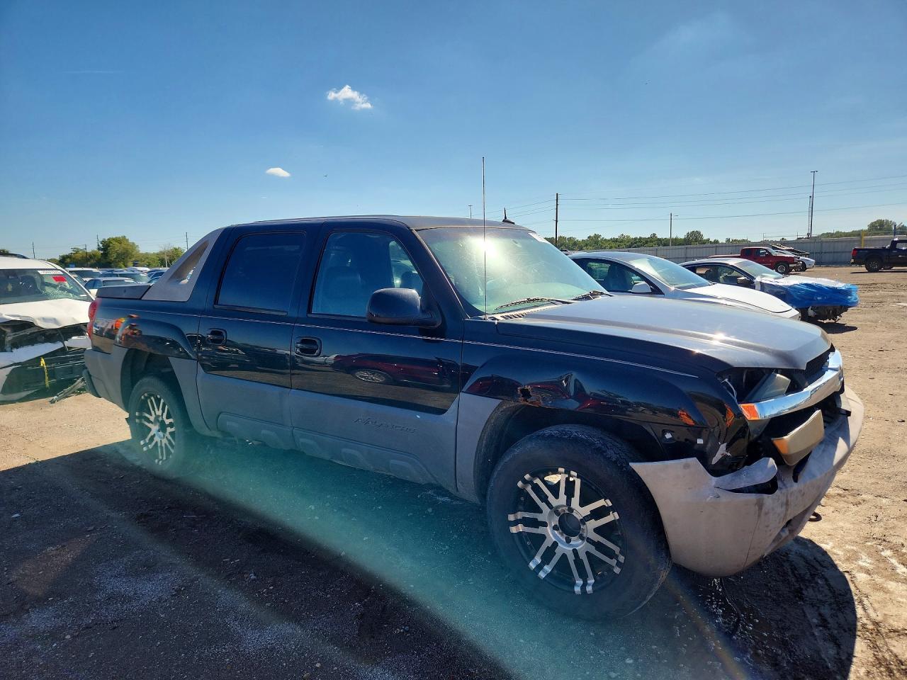 2002 Chevrolet Avalanche K1500 - Image 4