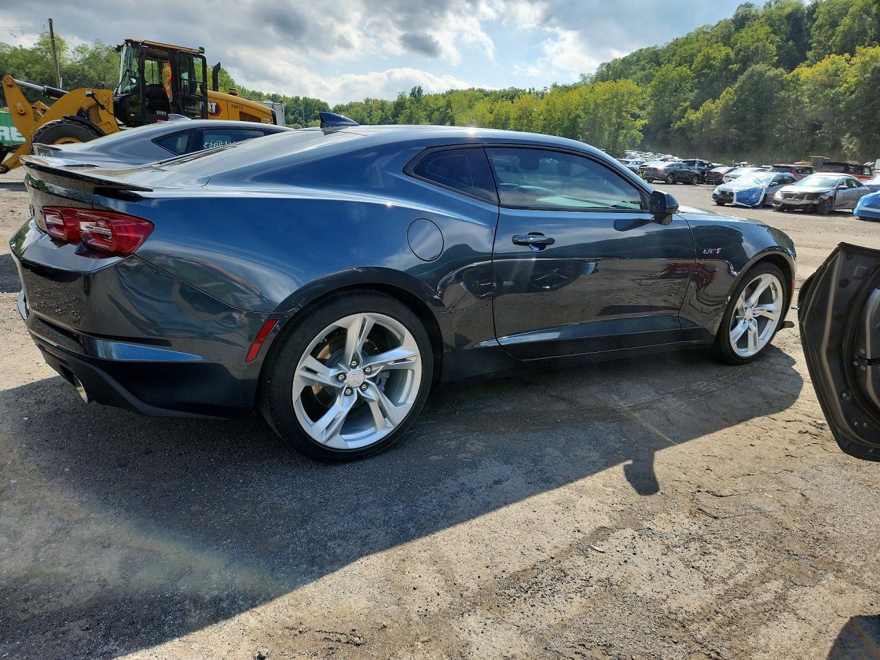 2022 Chevrolet Camaro Lt1 - Image 3