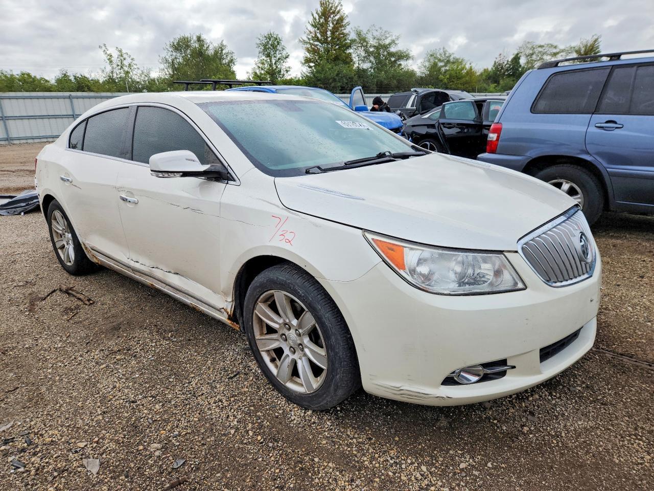 2013 Buick Lacrosse - Image 4