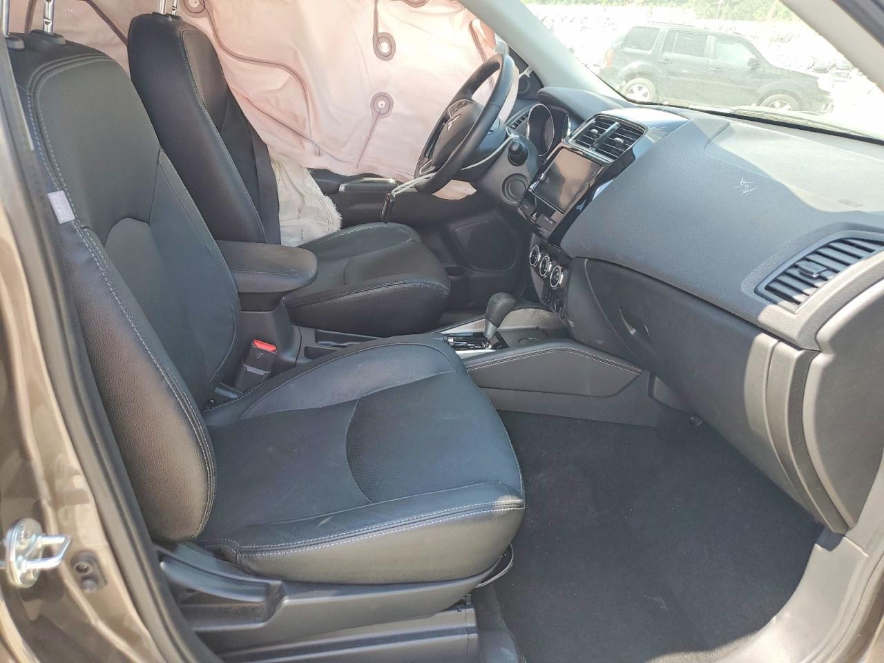 2018 Mitsubishi Outlander Sport Sel - Image 7