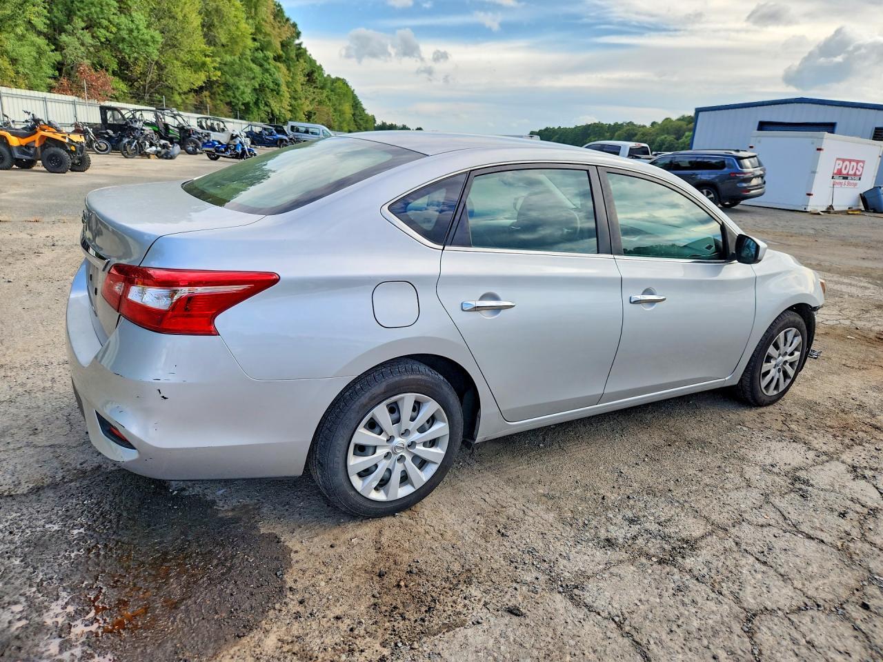 2018 Nissan Sentra S - Фото 3