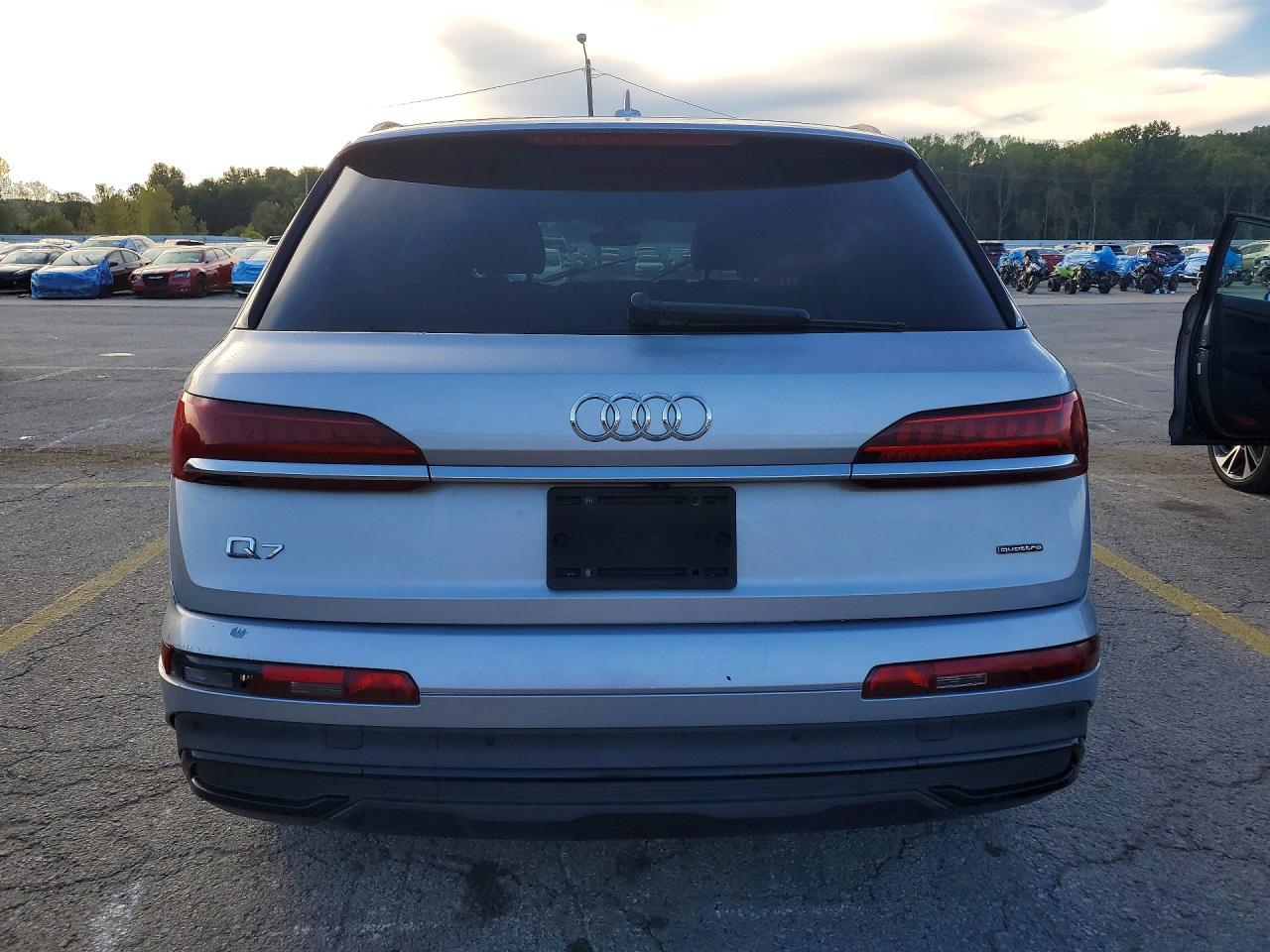 2021 Audi Q7 Premium Plus - Фото 6