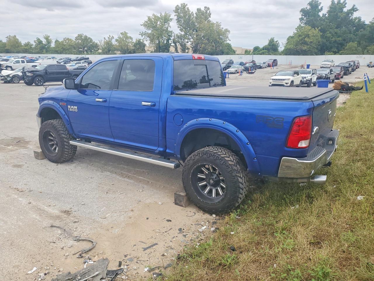 2017 Ram 1500 Slt - Фото 2