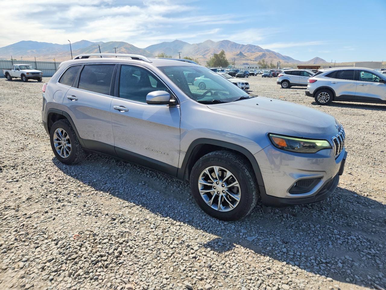 2020 Jeep Cherokee Latitude Plus - Image 4