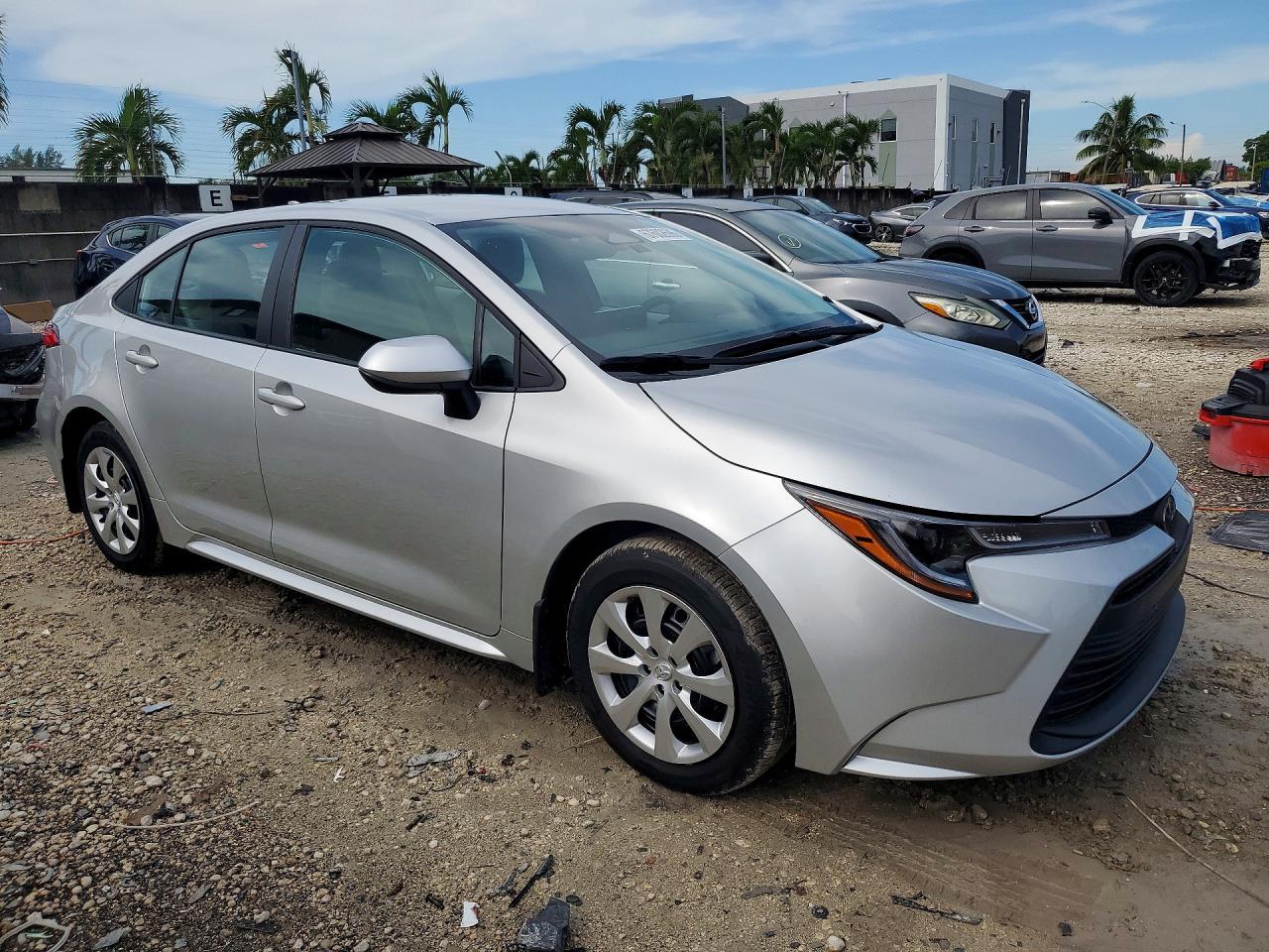 2025 Toyota Corolla Le - Image 4