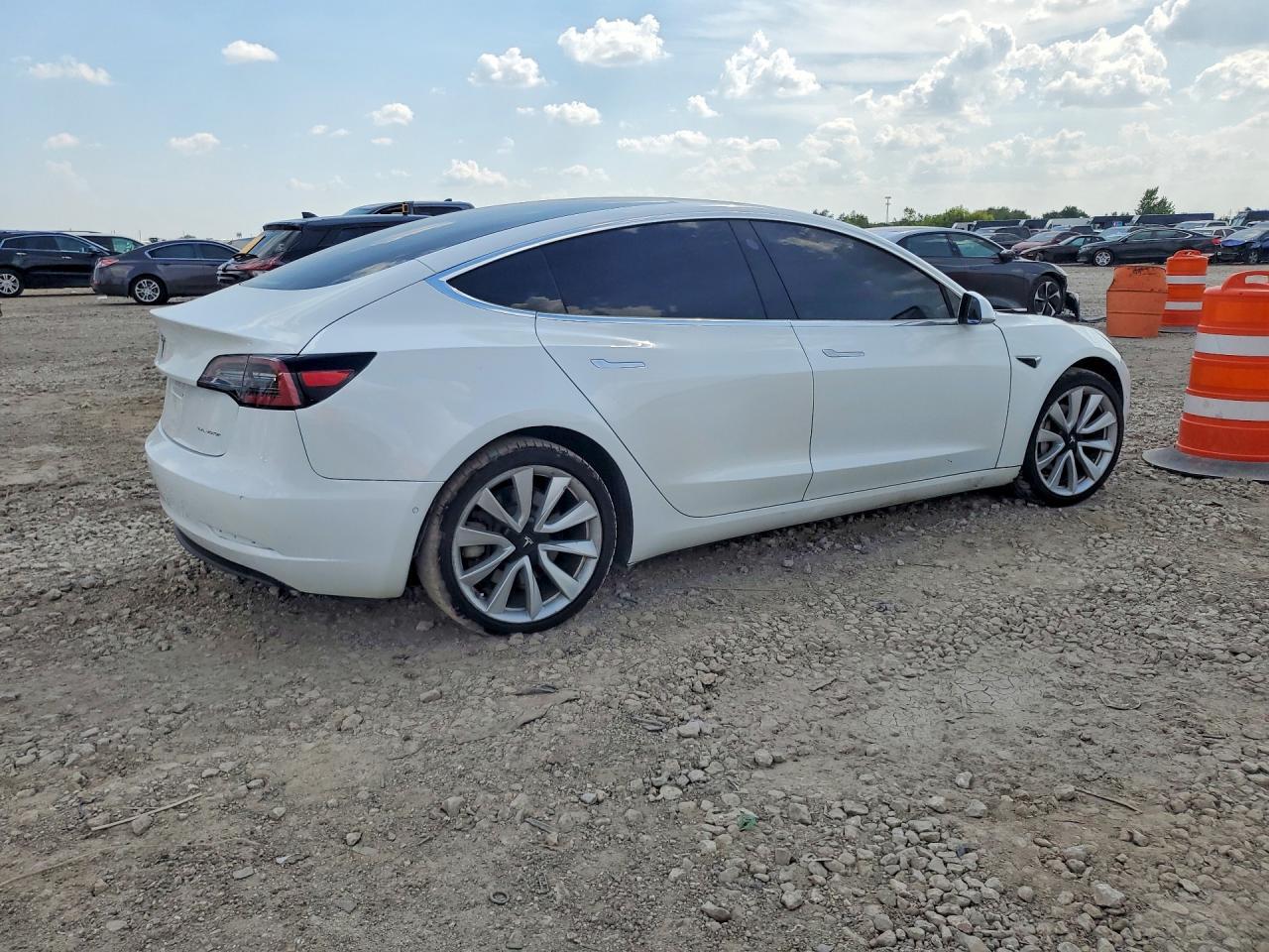 2020 Tesla Model 3 - Image 3