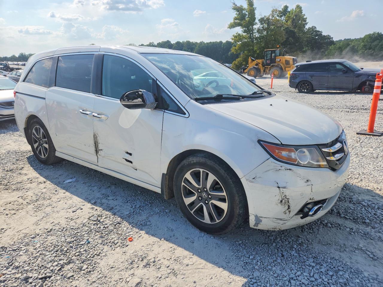 2014 Honda Odyssey Touring - Image 4