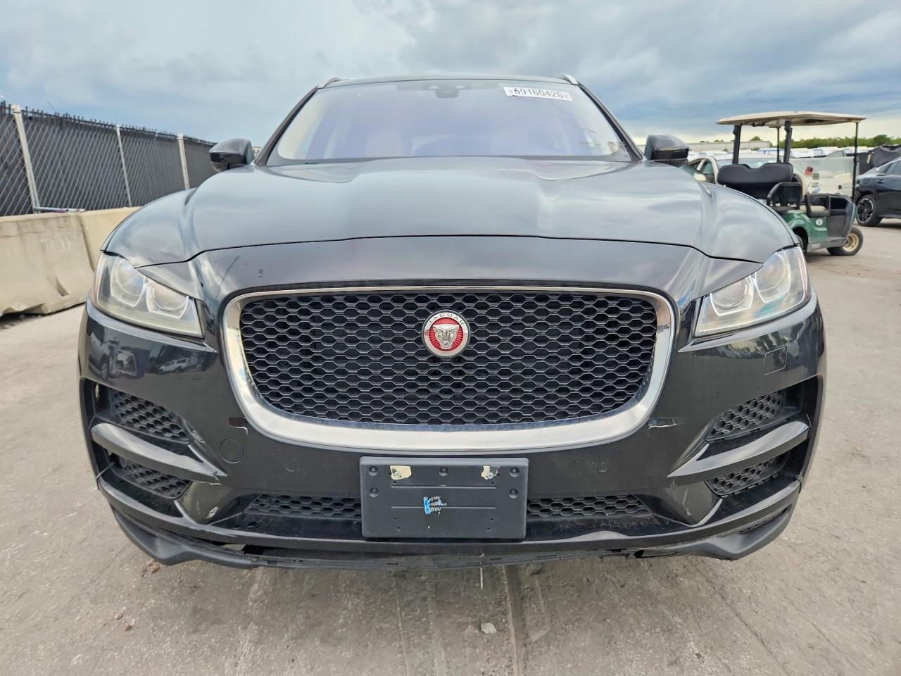 2019 Jaguar F-Pace Premium - Image 5