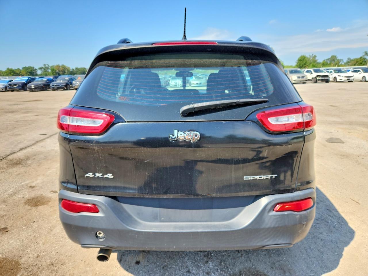 2015 Jeep Cherokee Sport - Image 6