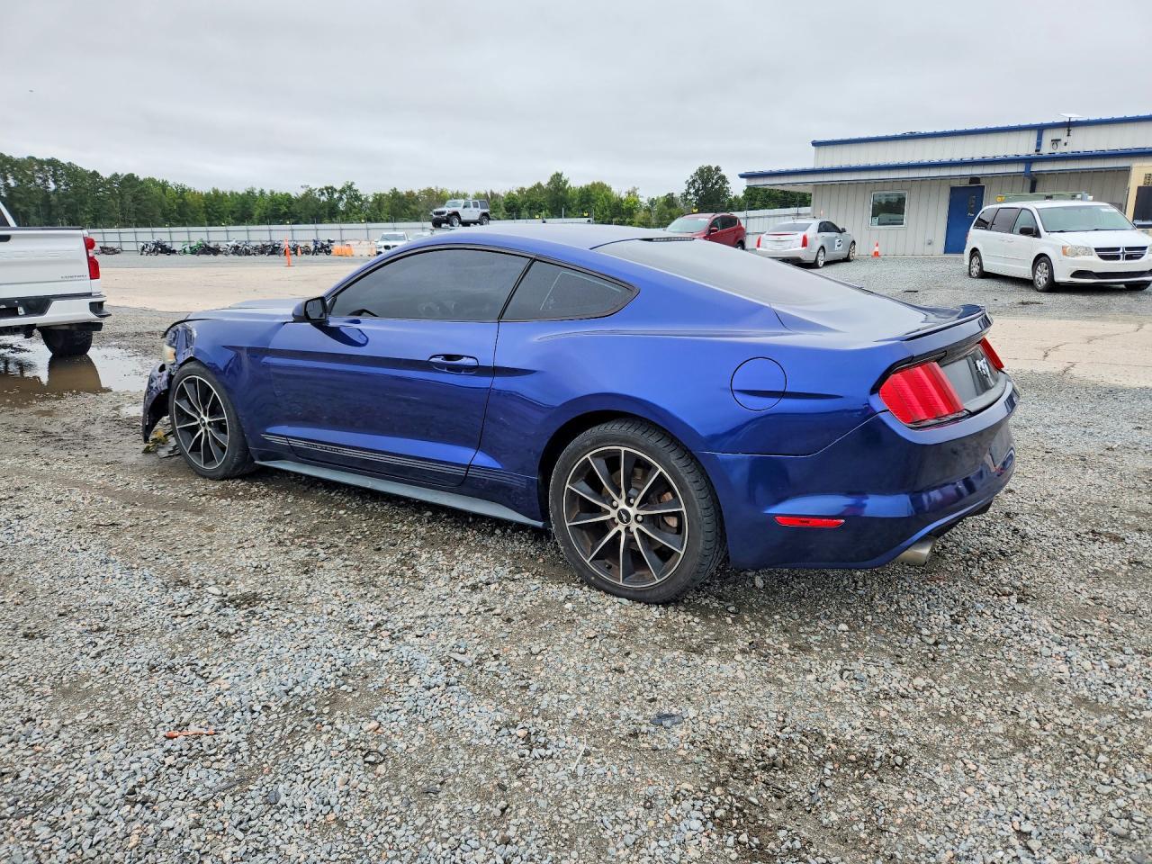 2015 Ford Mustang - Фото 2