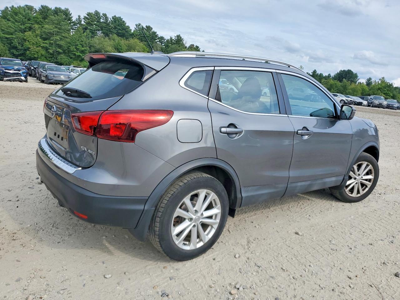 2017 Nissan Rogue Sport Sv - Image 3