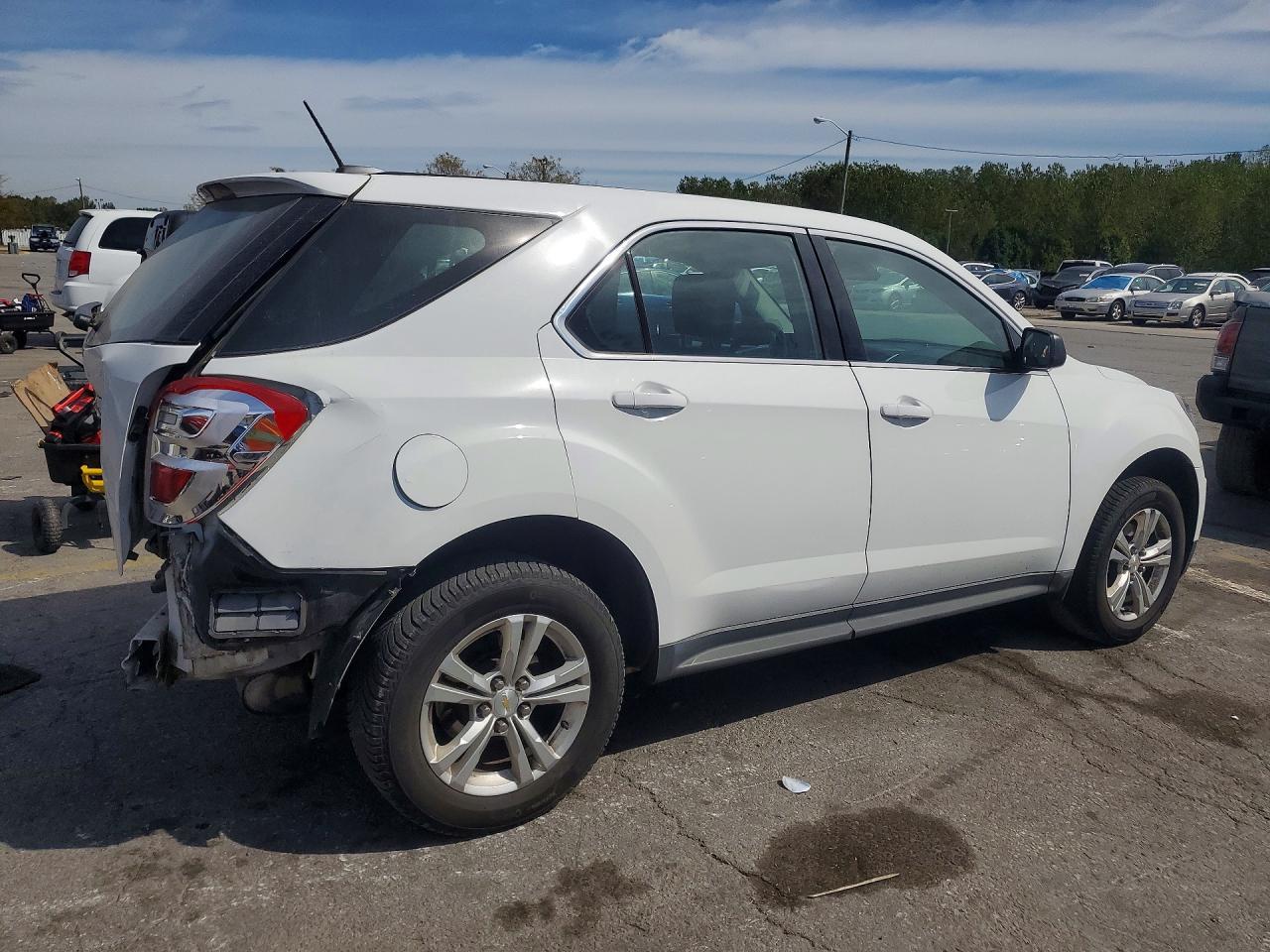 2017 Chevrolet Equinox Ls - Image 3
