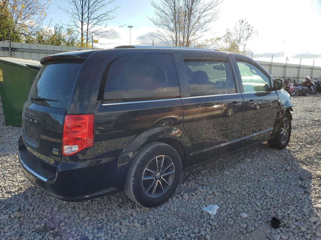 2017 Dodge Grand Caravan Sxt - Фото 3