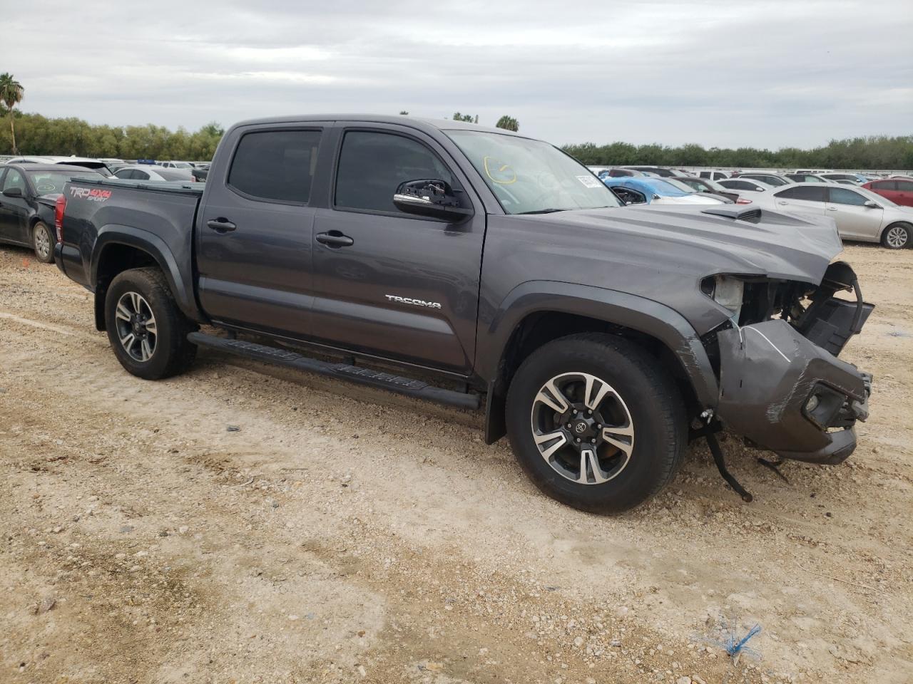 2017 Toyota Tacoma Double Cab - Фото 4