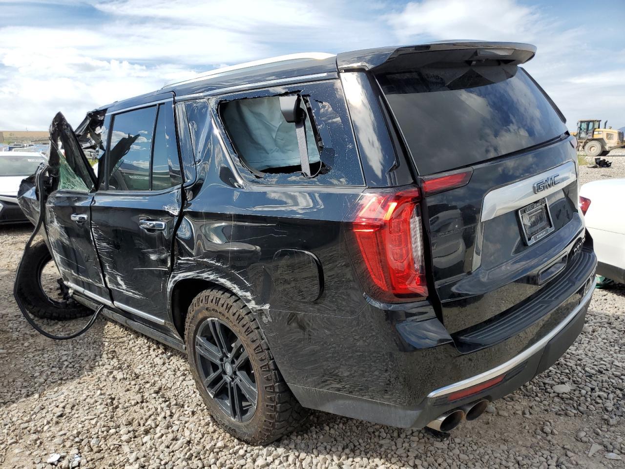 2022 GMC Yukon Denali - Image 2