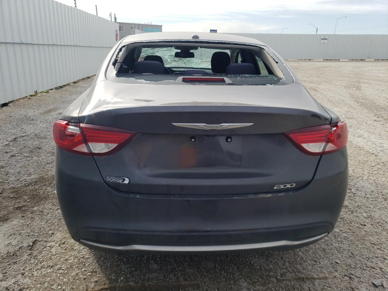 2016 Chrysler 200 Limited - Image 6