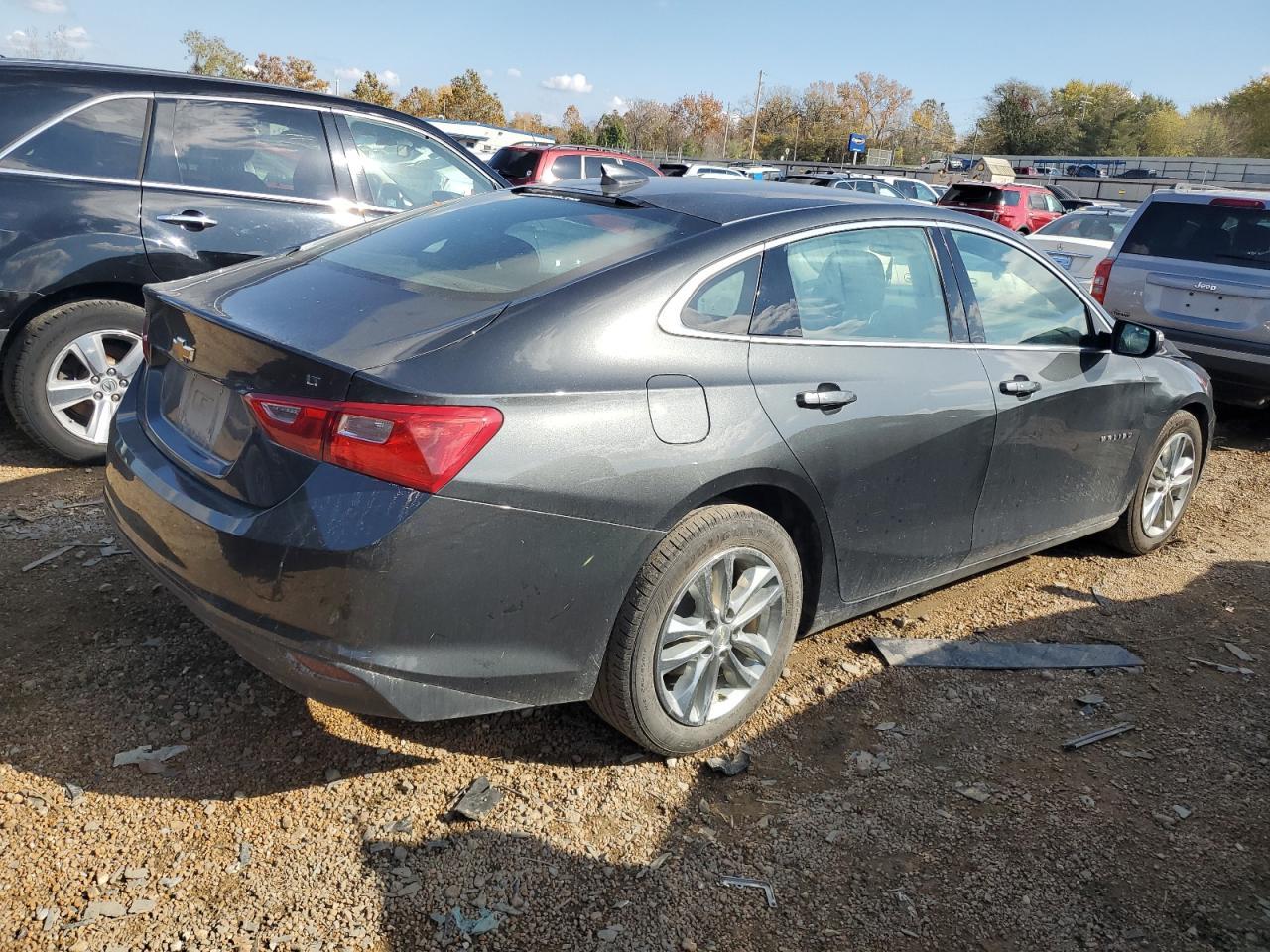 2017 Chevrolet Malibu Lt - Image 3