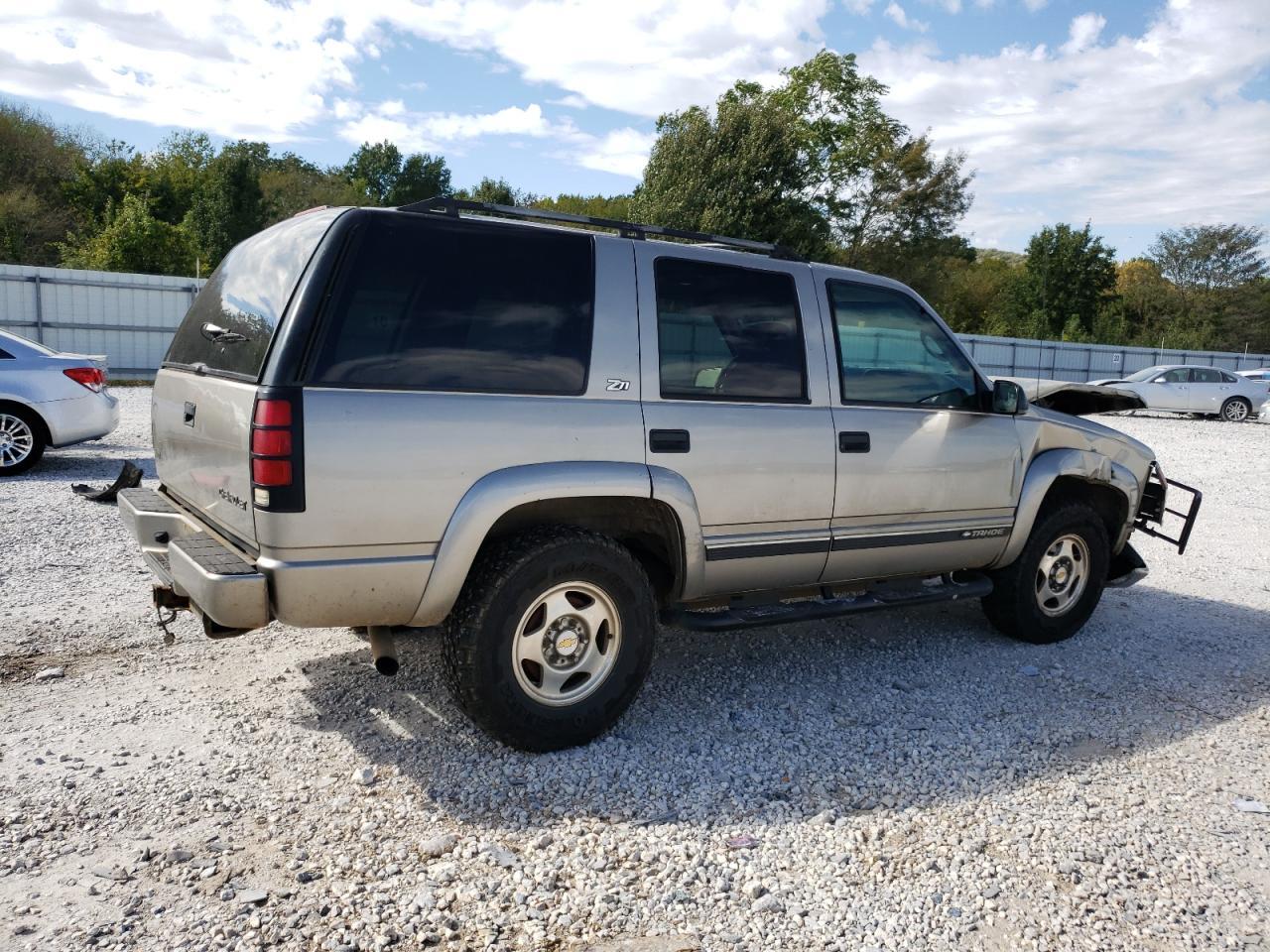2000 Chevrolet Tahoe K1500 - Фото 3