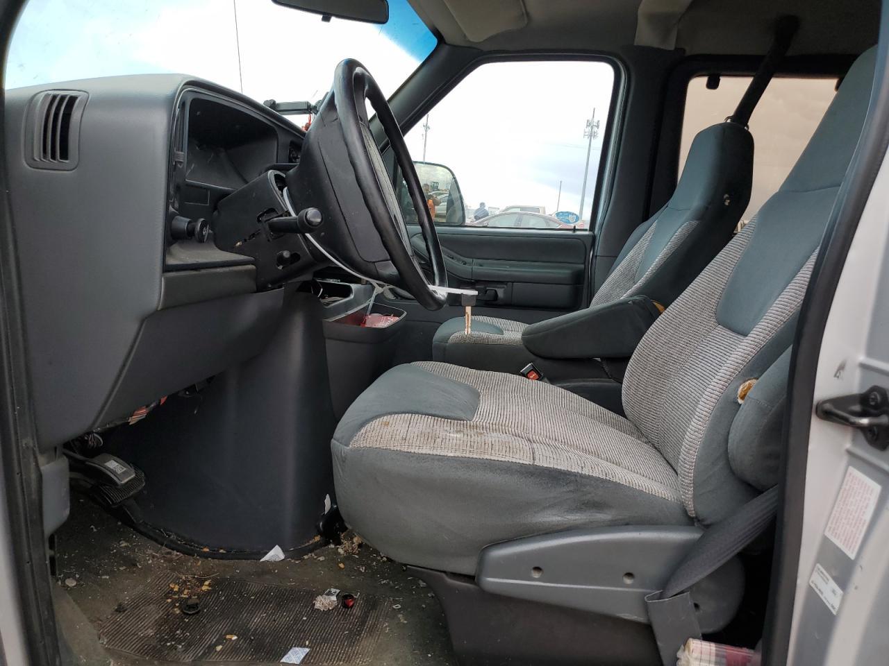 1996 Ford Econoline E350 Super Duty - Фото 7