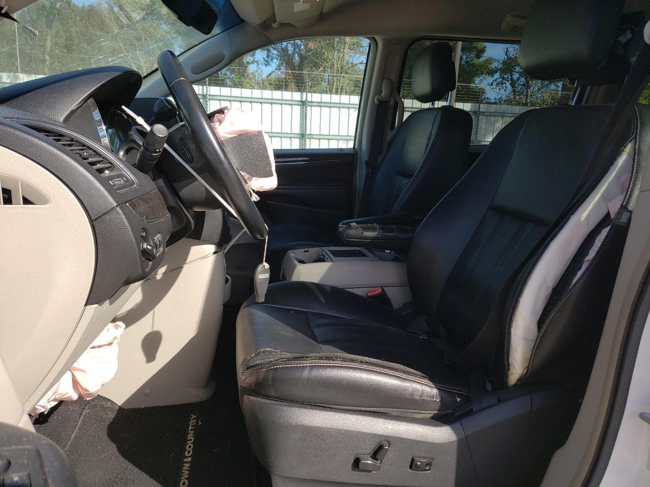 2015 Chrysler Town & Country Touring - Фото 7