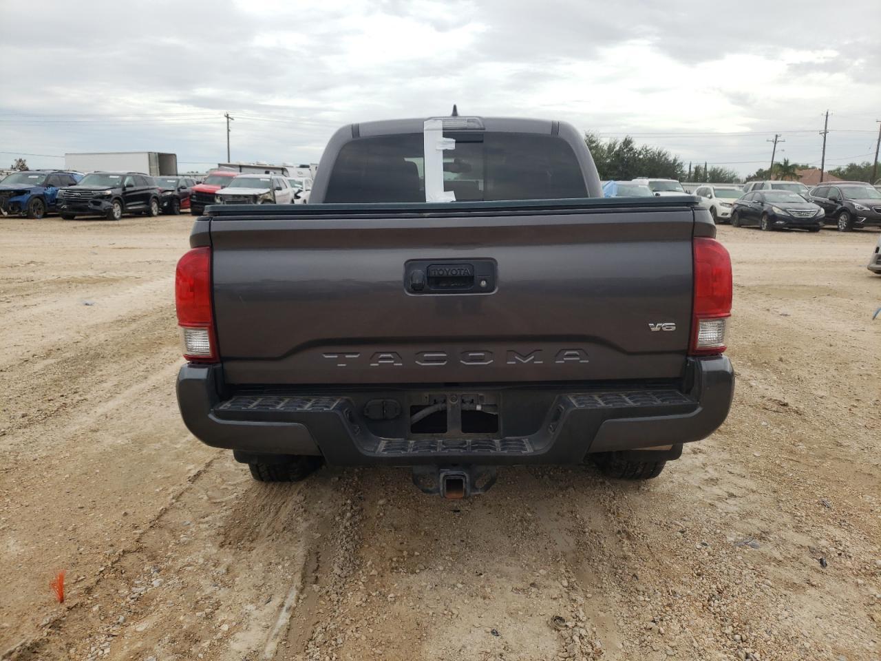 2017 Toyota Tacoma Double Cab - Фото 6