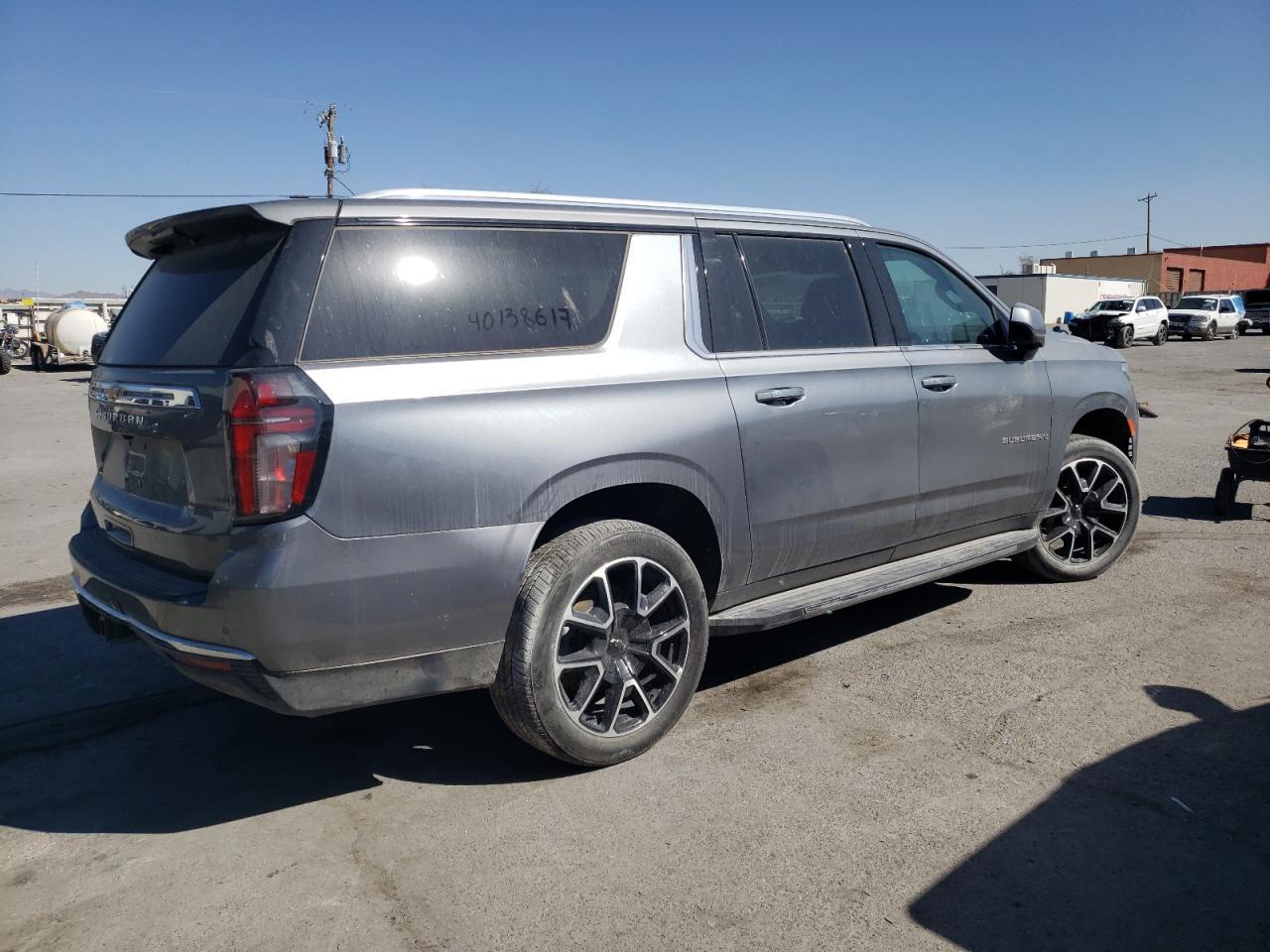 2022 Chevrolet Suburban C1500 Ls - Фото 3