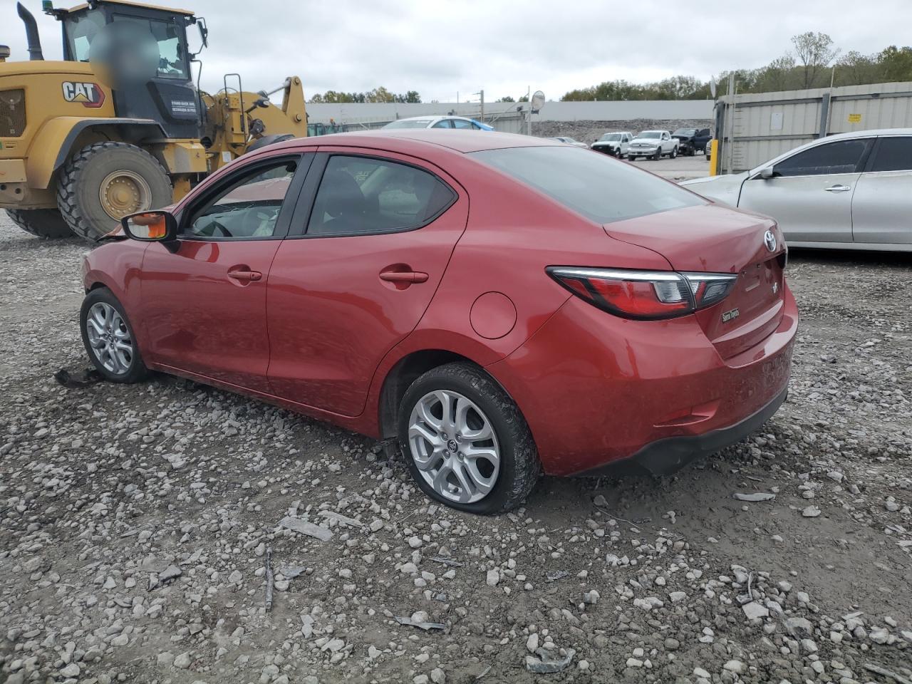 2017 Toyota Yaris Ia - Фото 2