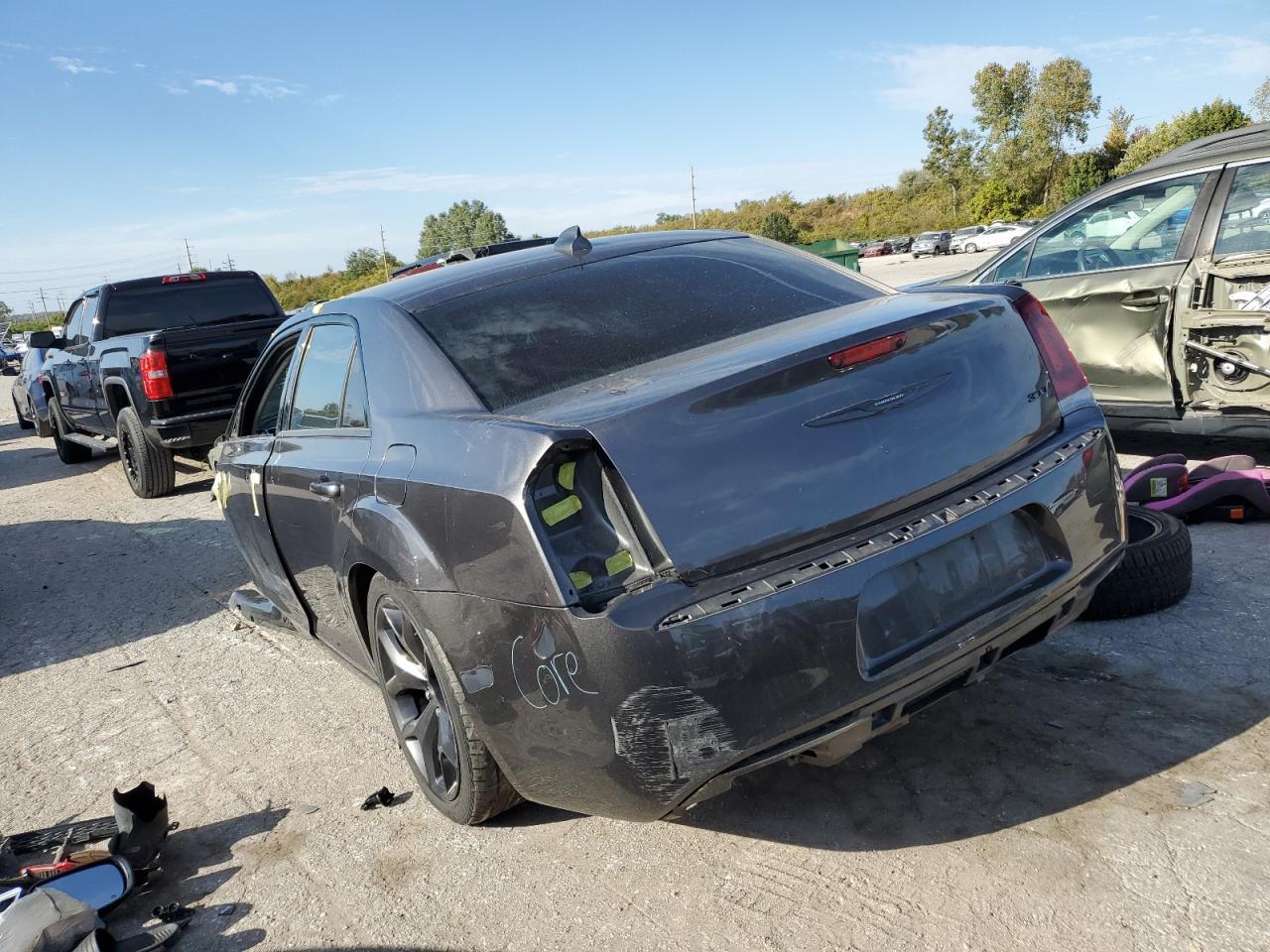2020 Chrysler 300 Touring - Фото 2