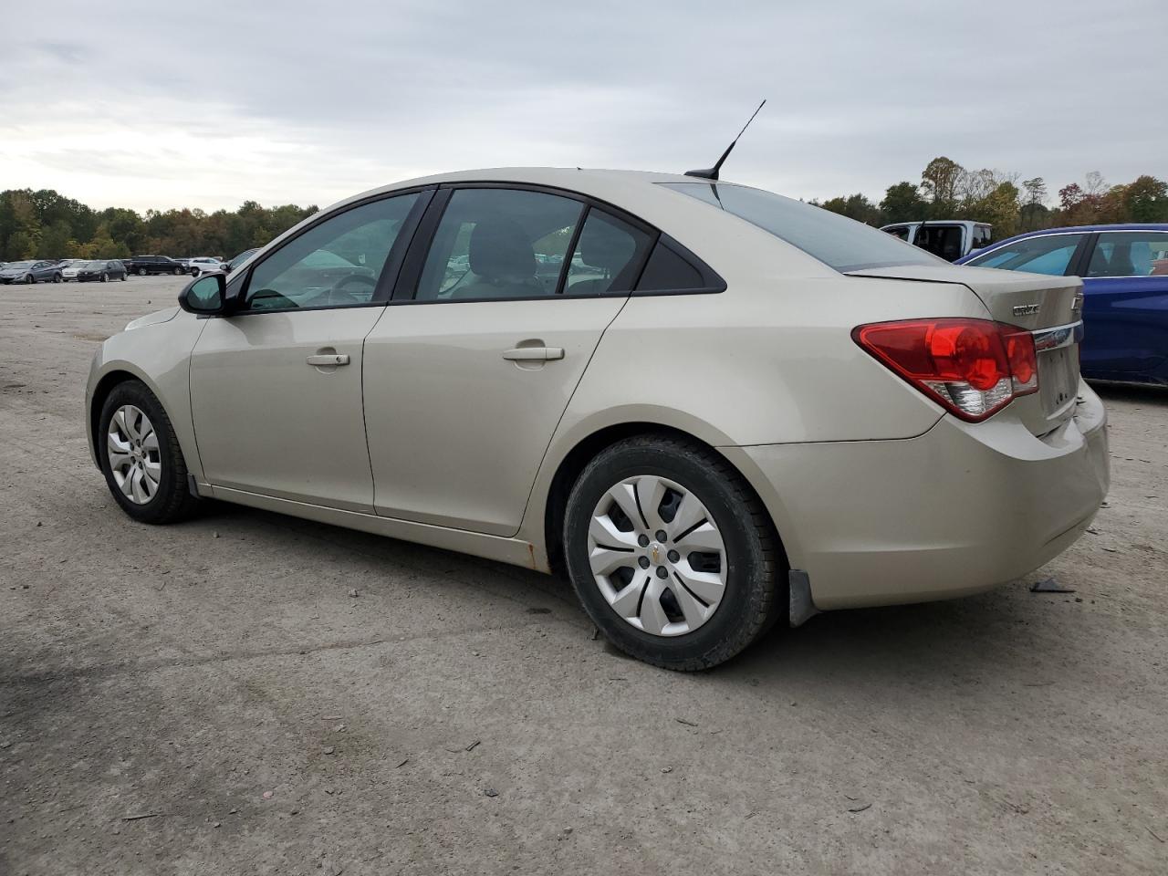 2013 Chevrolet Cruze Ls - Фото 2