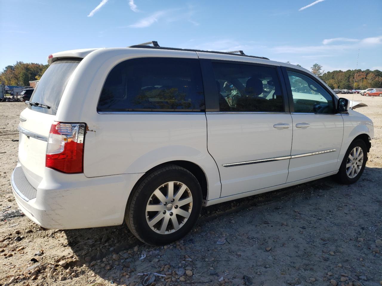 2015 Chrysler Town & Country Touring - Фото 3