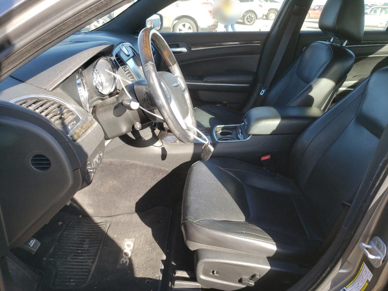 2012 Chrysler 300C - Фото 7