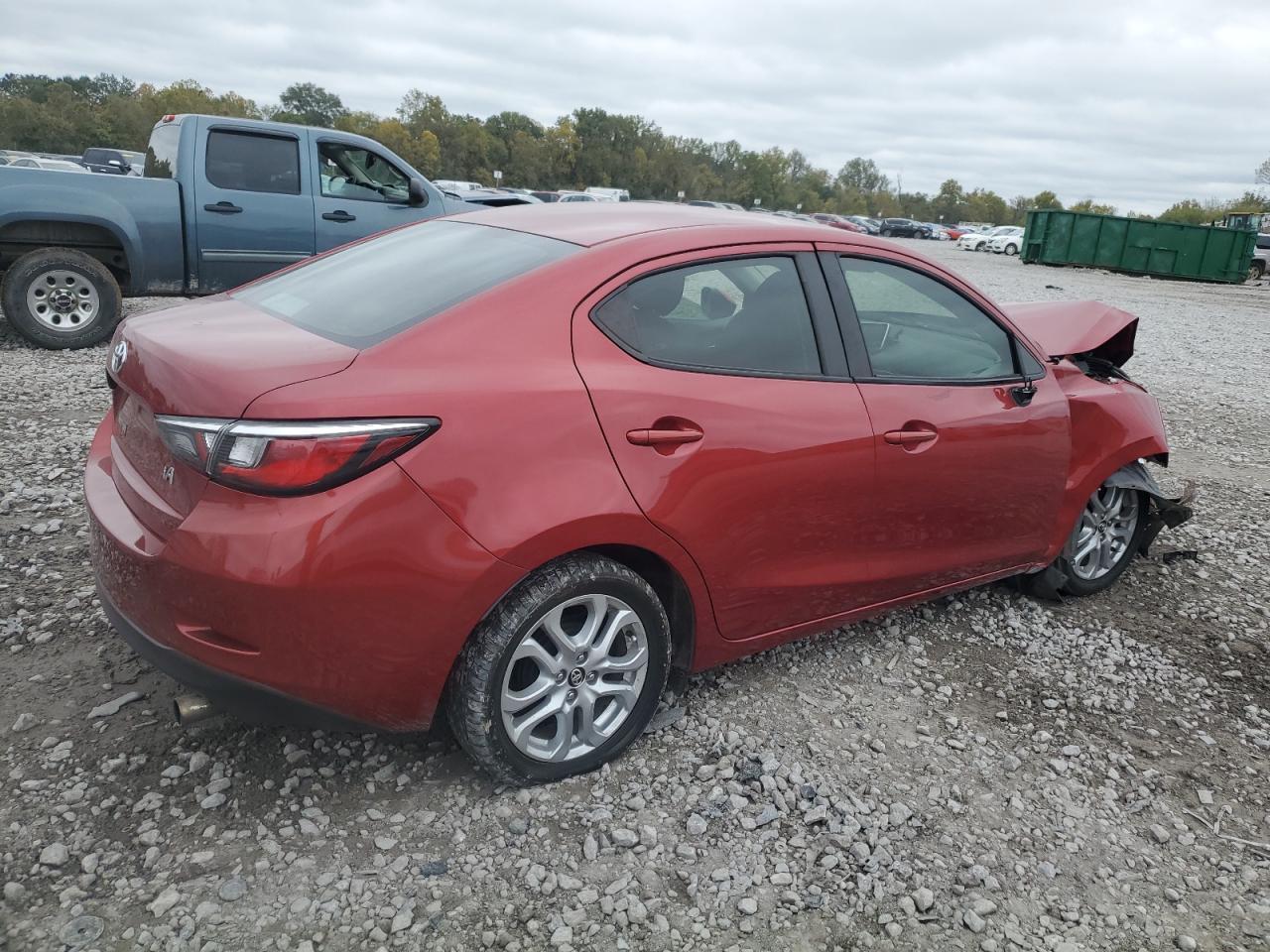 2017 Toyota Yaris Ia - Фото 3