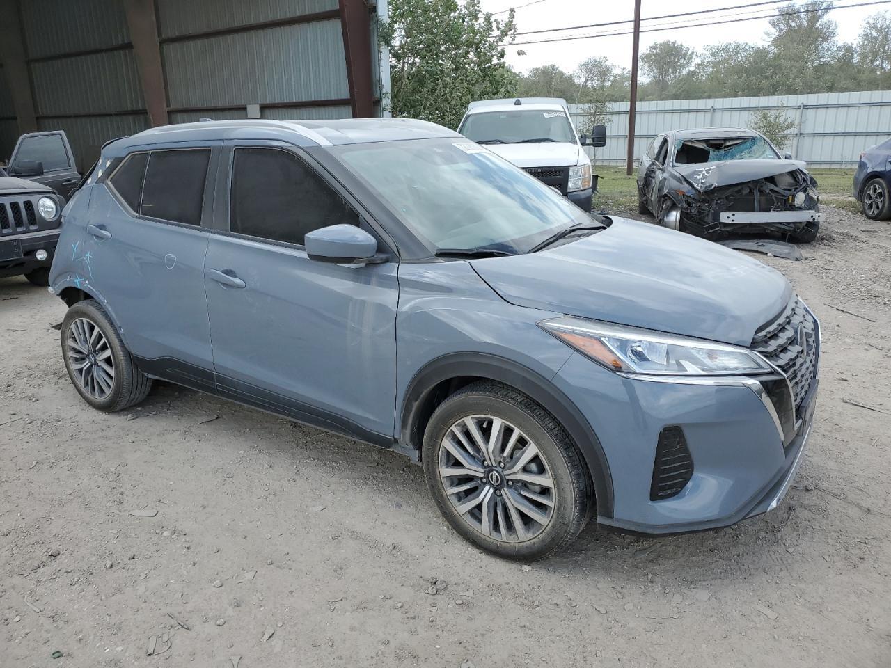 2021 Nissan Kicks Sv - Image 4