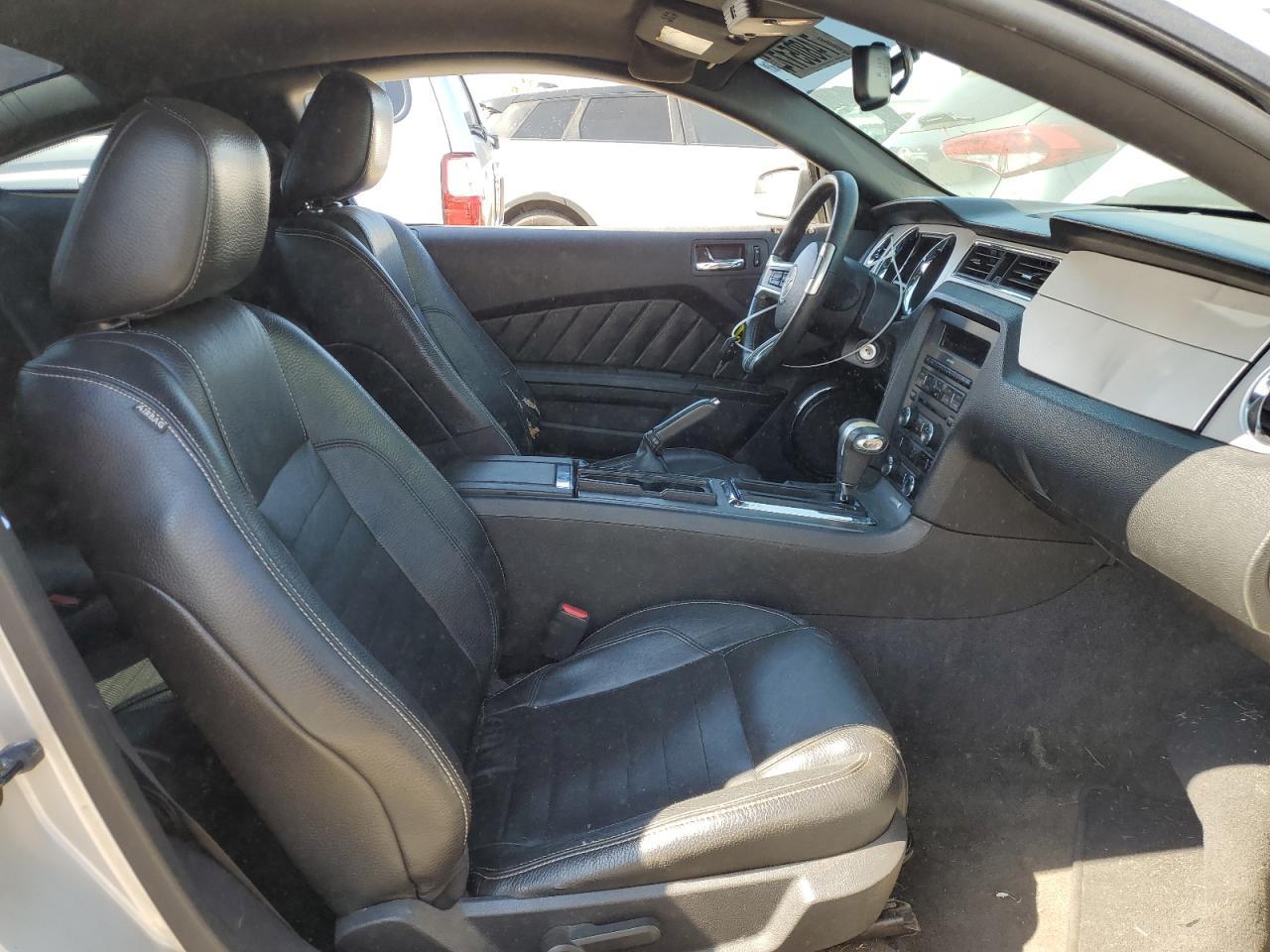 2012 Ford Mustang - Image 7