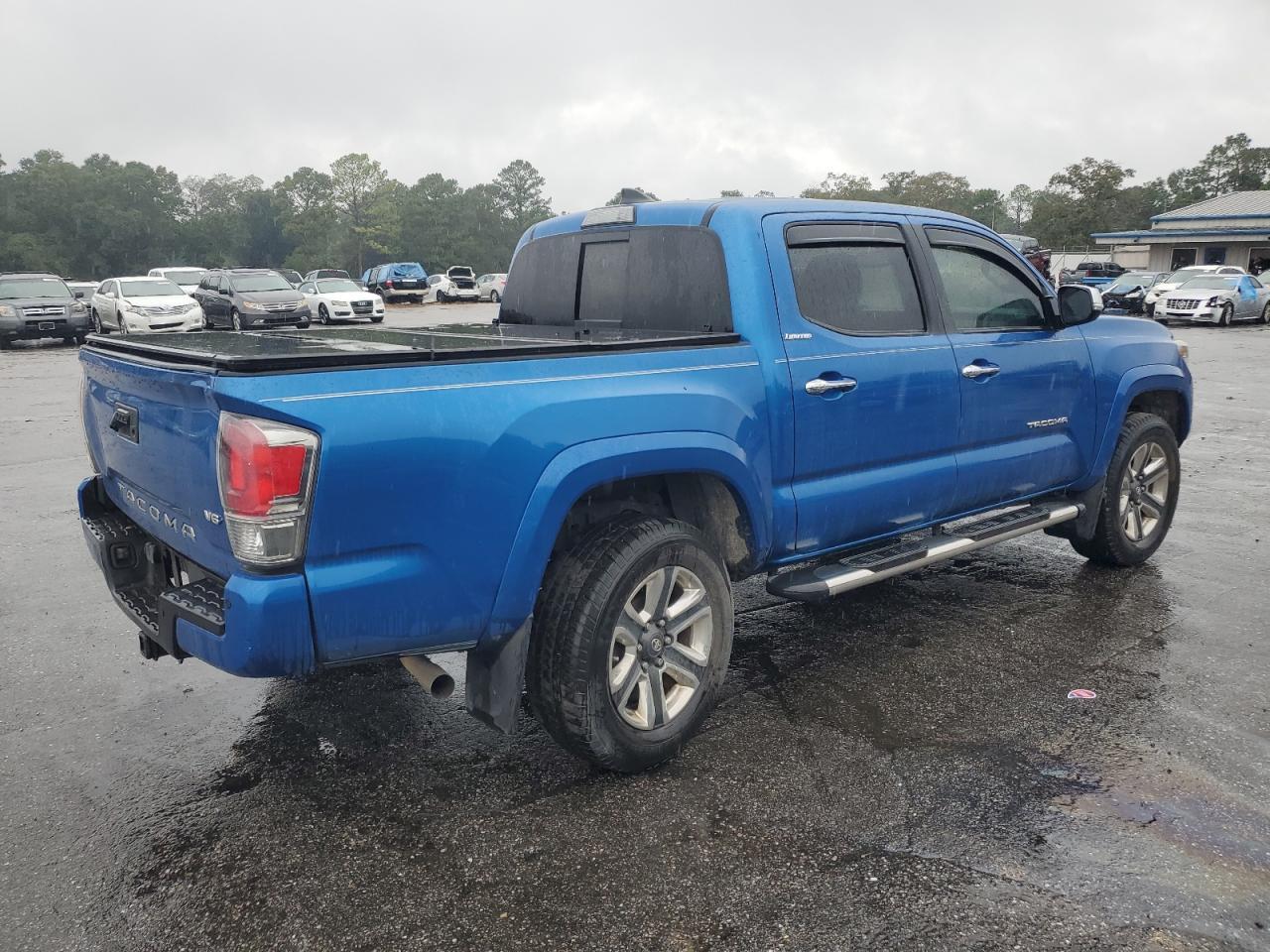 2017 Toyota Tacoma Double Cab - Image 3