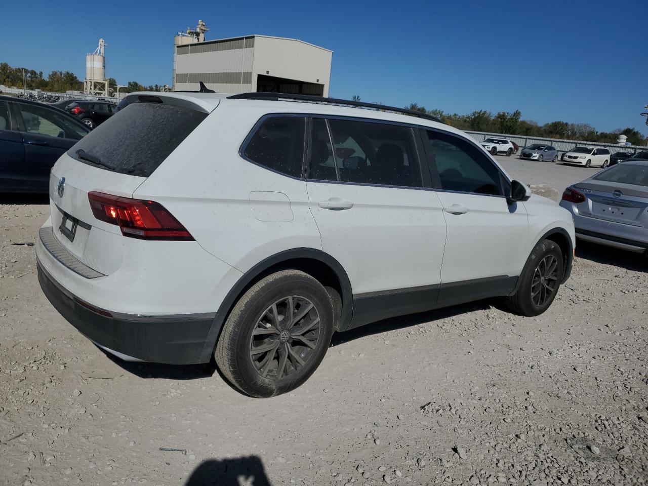 2021 Volkswagen Tiguan Se - Фото 3